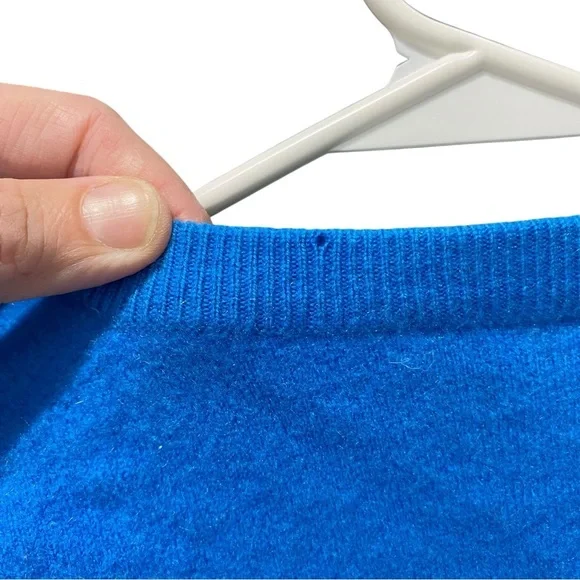 DUKE OF SCOTLAND Men’s Vibrant Blue V-Neck Cashmere Sweater Size XXL shrunk to L - Picture 12 of 12